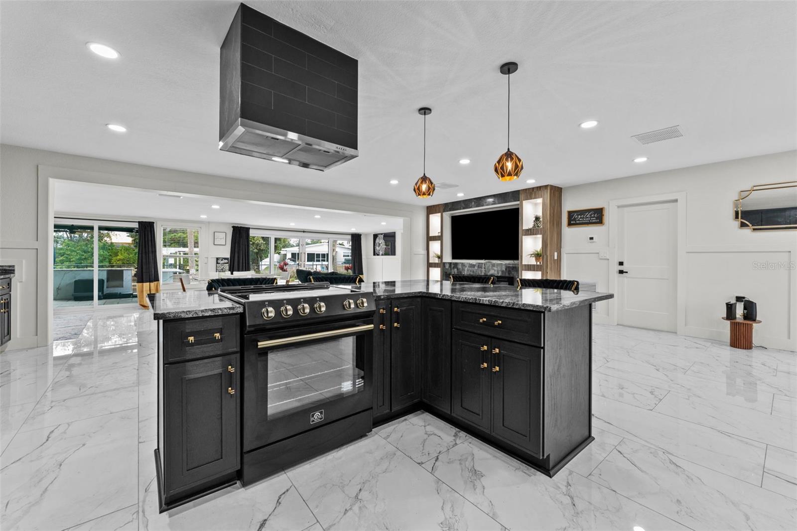 Image 6 of 49 For 4440 Huntington Street Ne