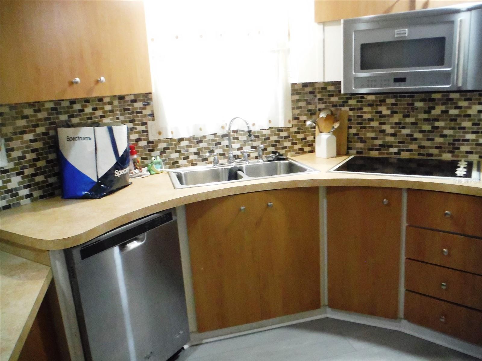 Image 10 of 39 For 98 Sugar Bear Drive 57