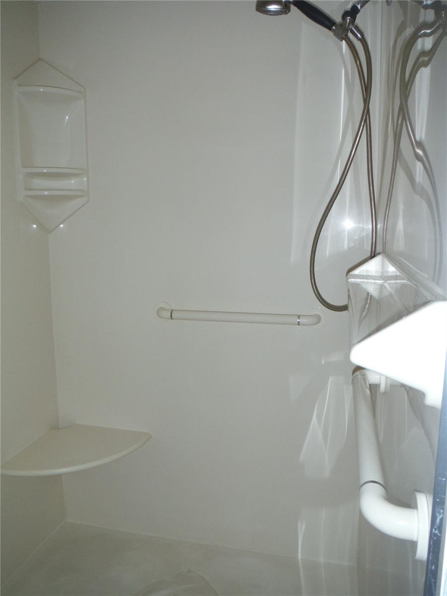 Image 22 of 39 For 98 Sugar Bear Drive 57