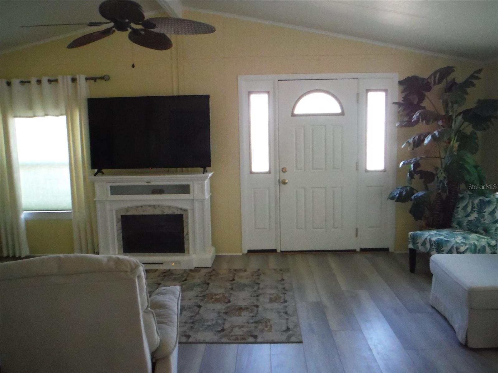 Image 4 of 39 For 98 Sugar Bear Drive 57