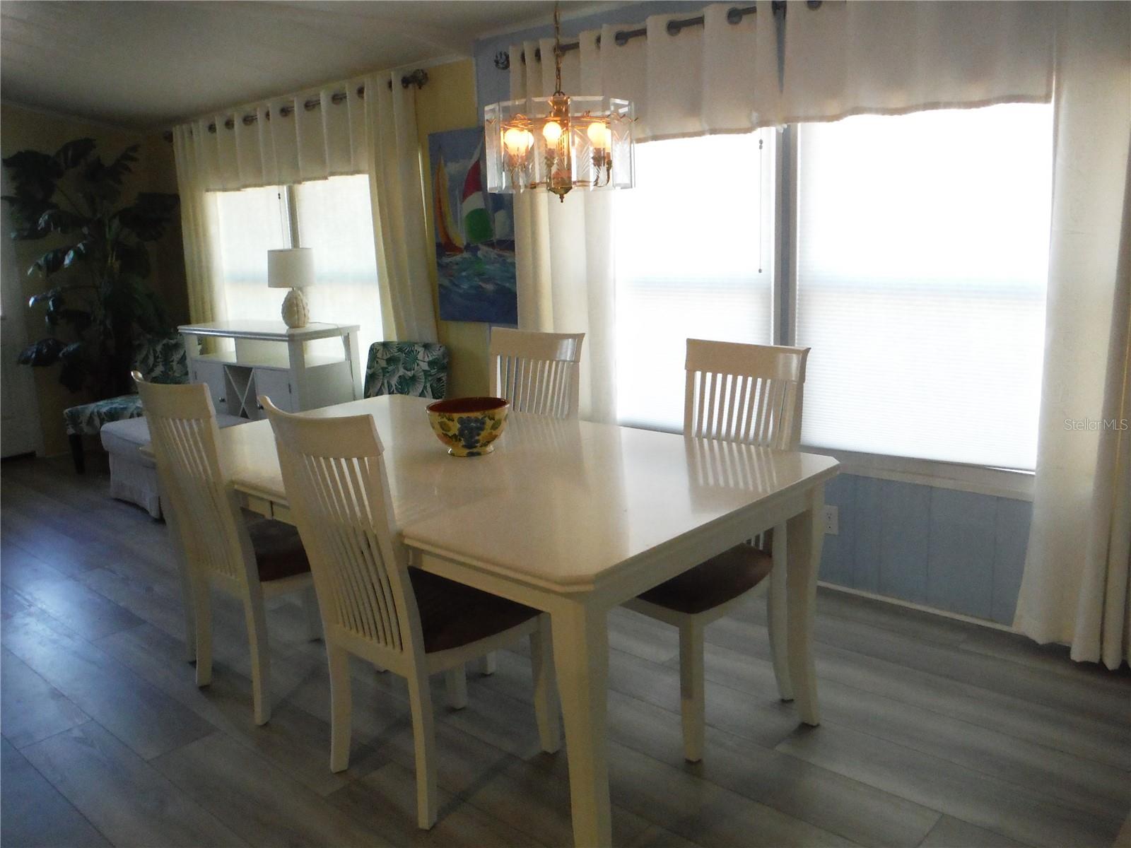 Image 7 of 39 For 98 Sugar Bear Drive 57