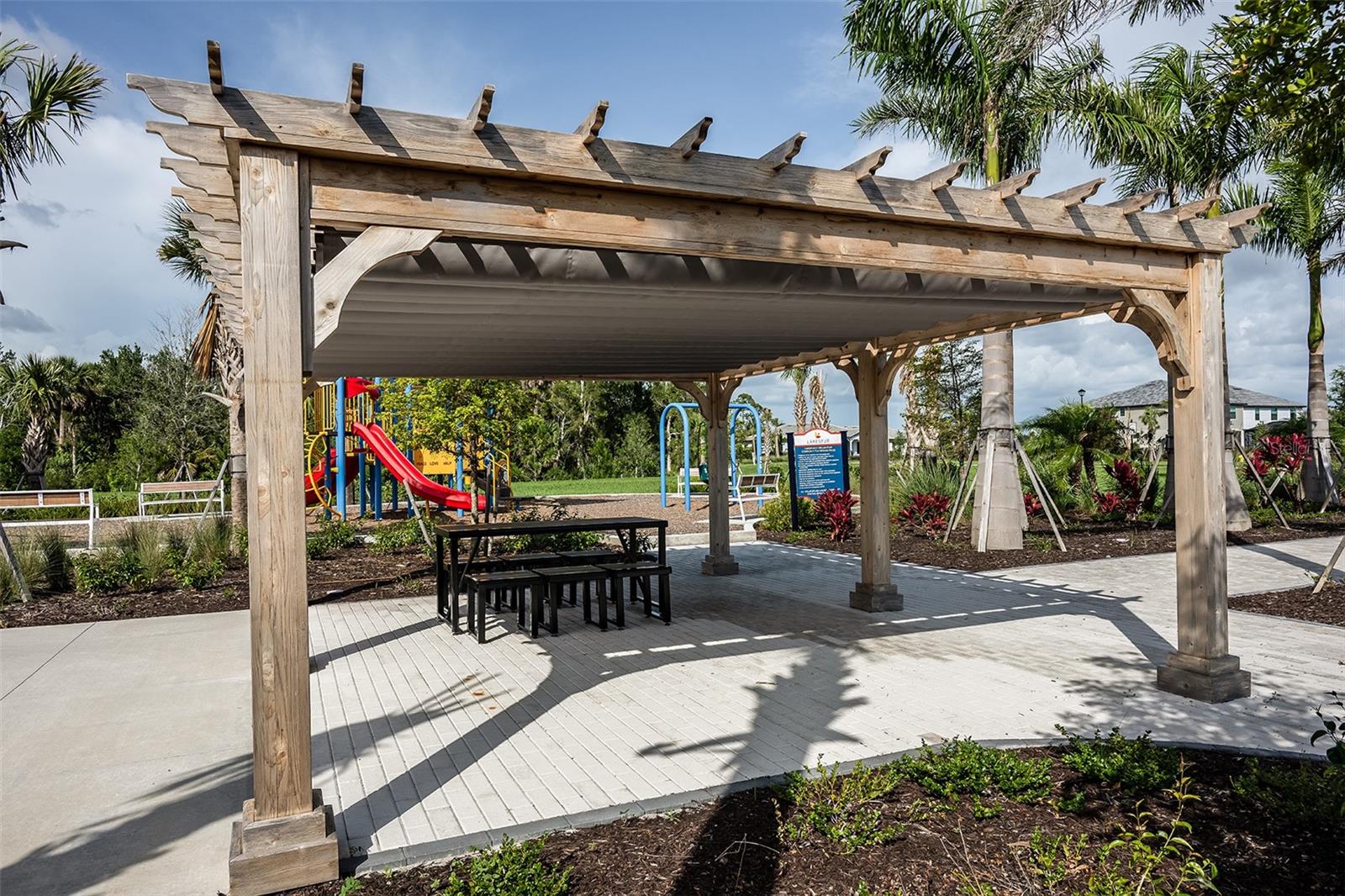 Image 18 of 30 For 17375 Moonflower Drive 101