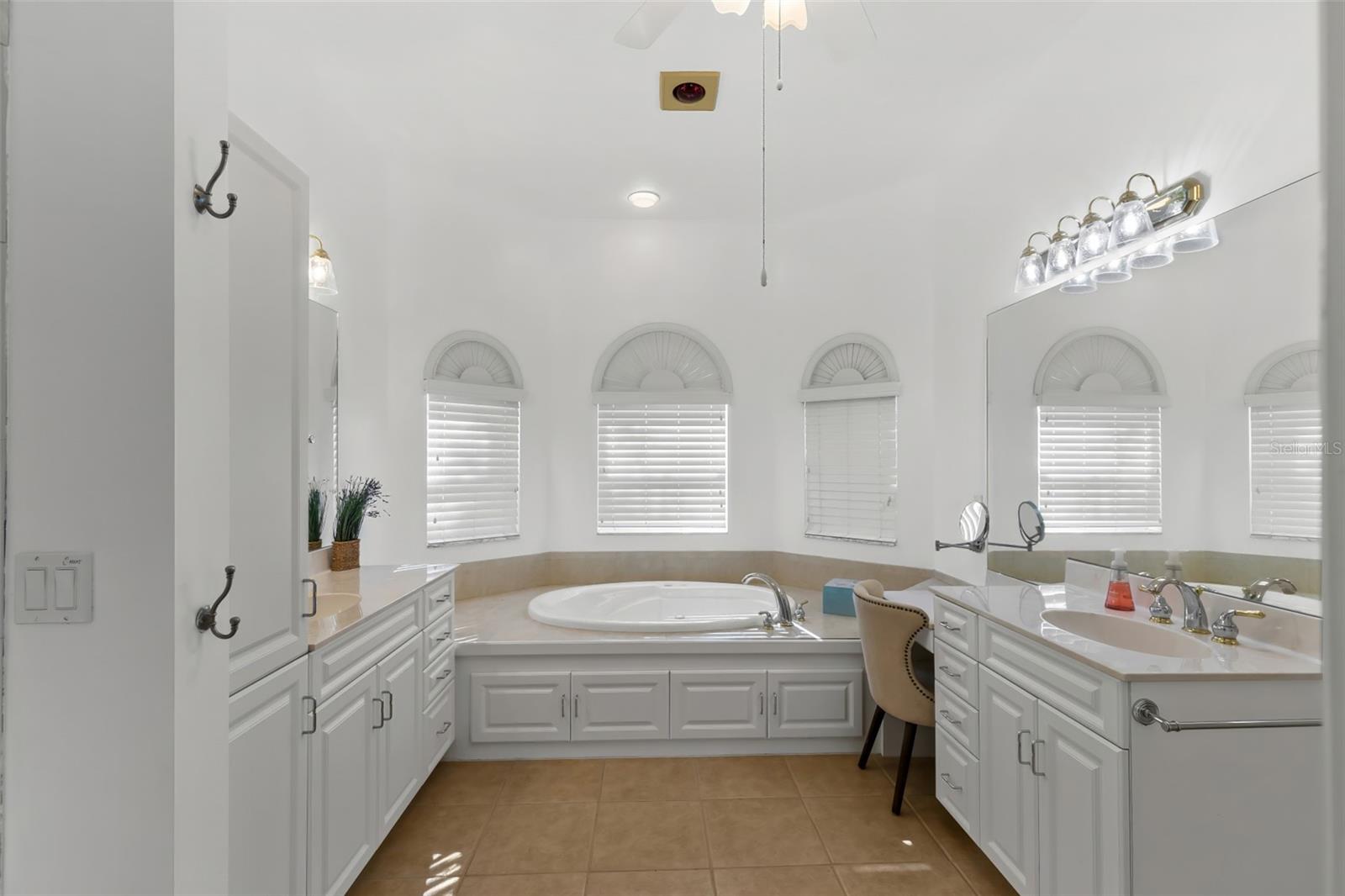 Image 16 of 35 For 1935 26th Street