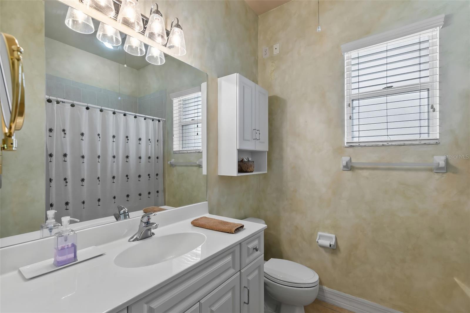 Image 23 of 35 For 1935 26th Street