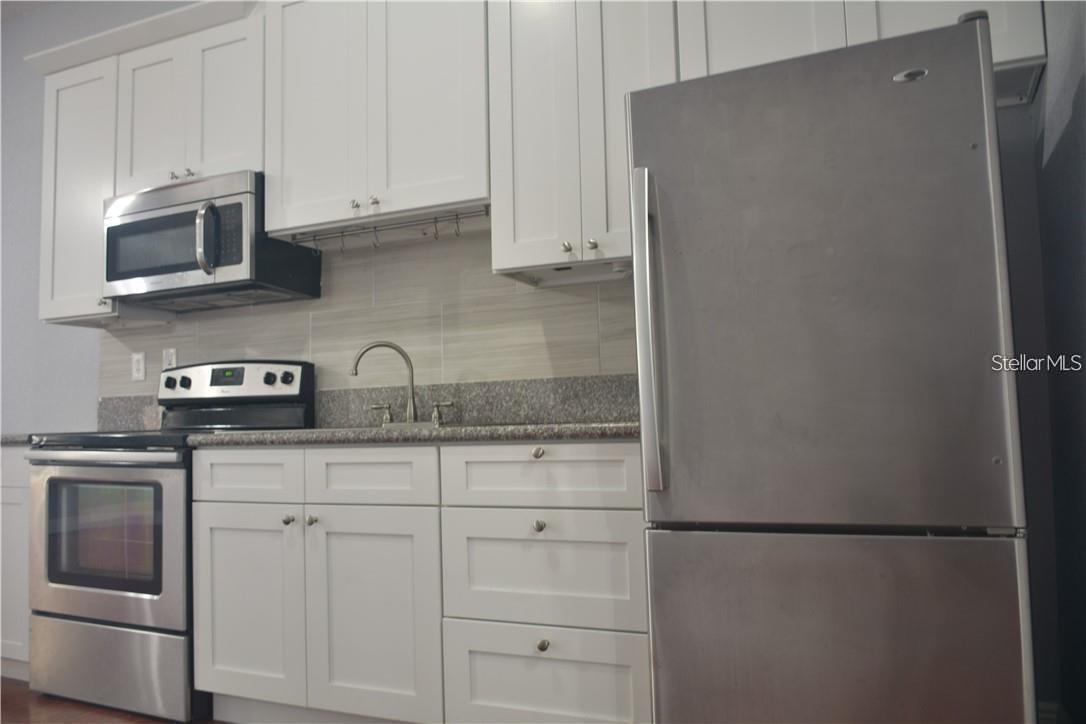 Image 4 of 14 For 2910 Jefferson Street B