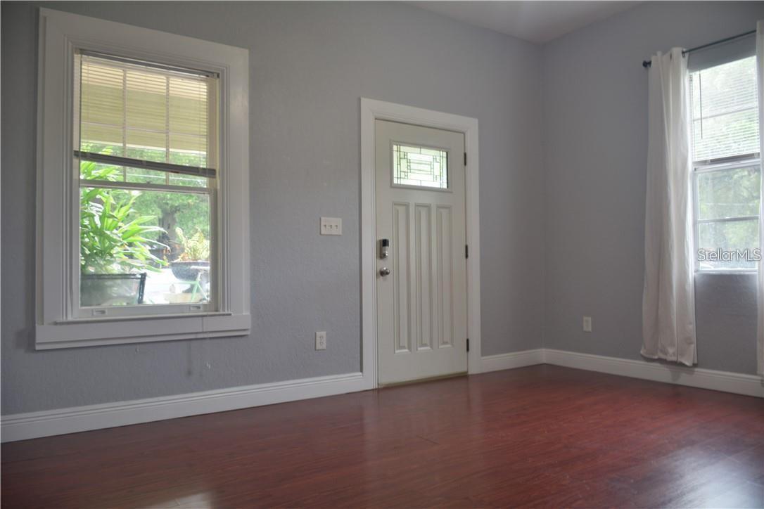 Image 6 of 14 For 2910 Jefferson Street B