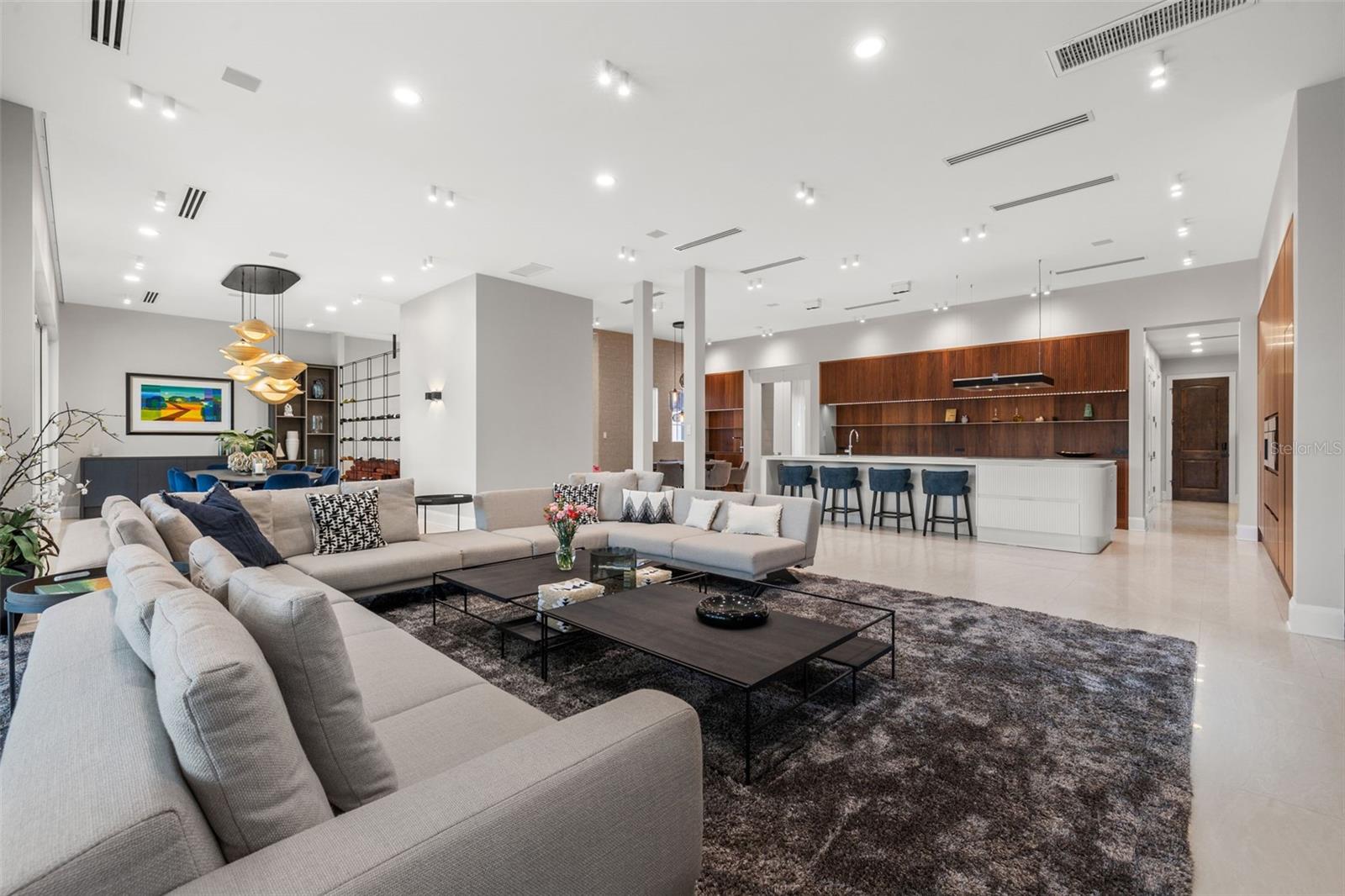 Listing photo id 20 for 851 Brightwaters Boulevard Ne