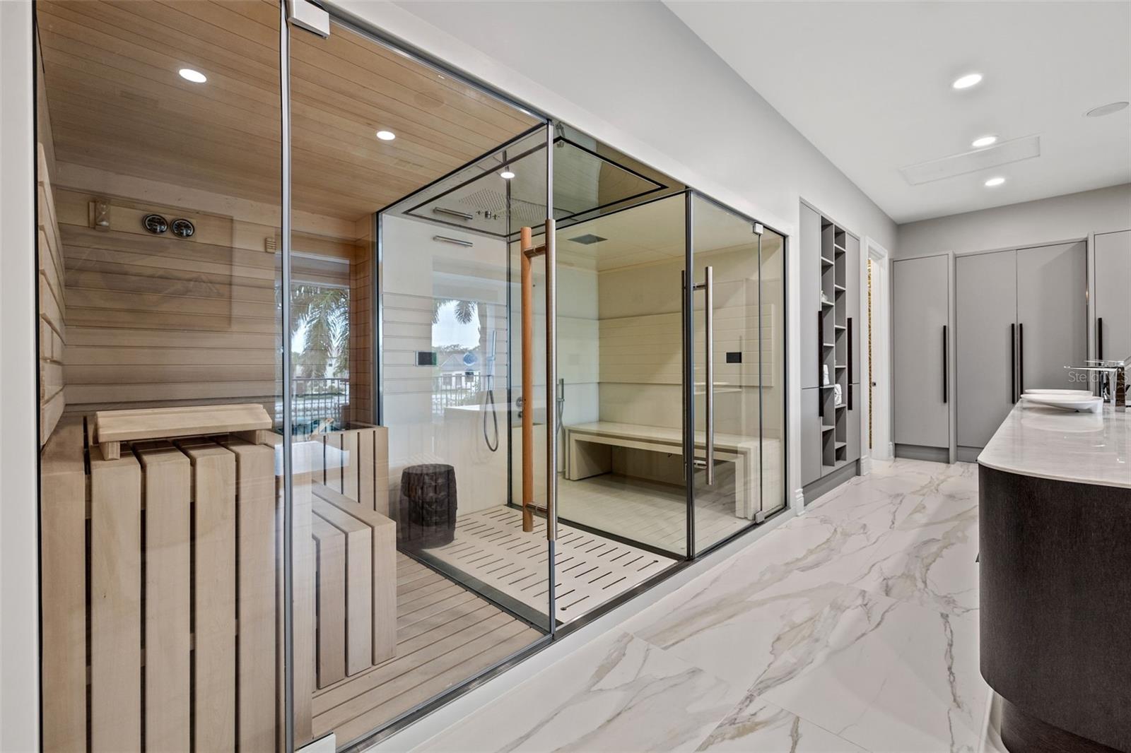 Listing photo id 35 for 851 Brightwaters Boulevard Ne