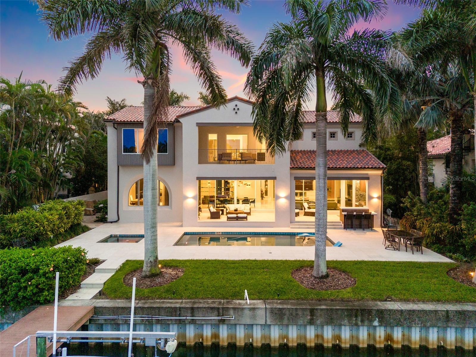 Listing photo id 52 for 851 Brightwaters Boulevard Ne