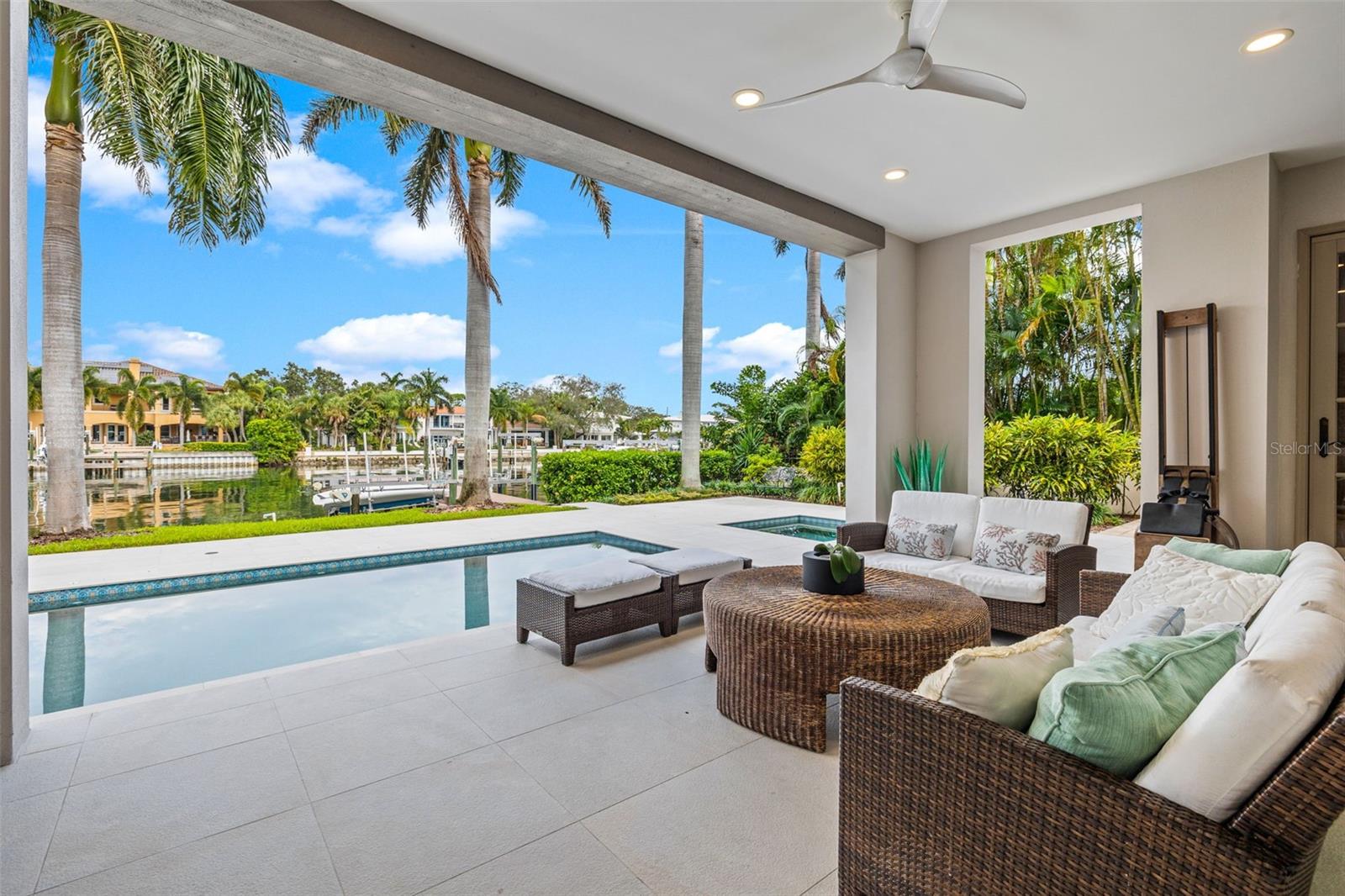 Listing photo id 60 for 851 Brightwaters Boulevard Ne