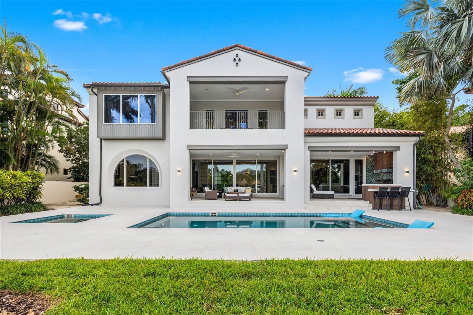 Listing photo id 64 for 851 Brightwaters Boulevard Ne