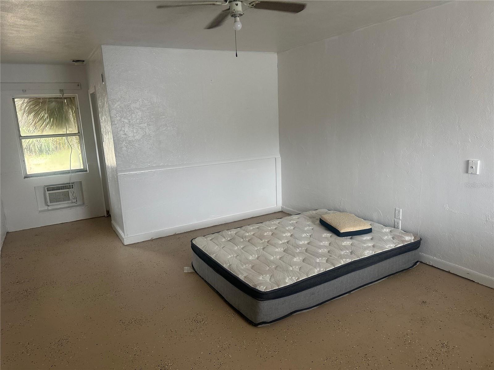 Image 2 of 6 For 1600 Duval Street