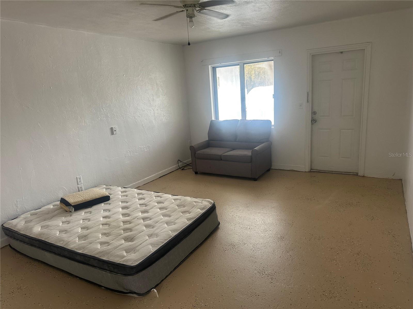 Image 3 of 6 For 1600 Duval Street