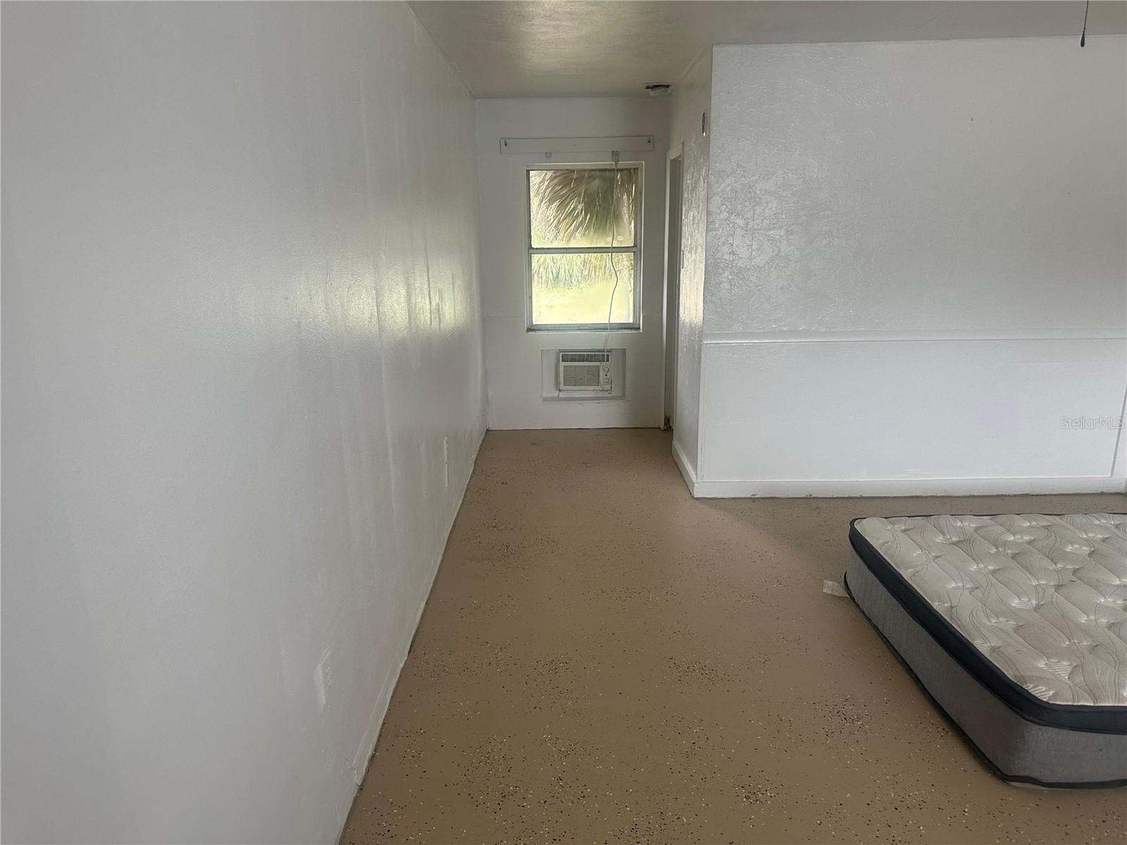 Image 5 of 6 For 1600 Duval Street