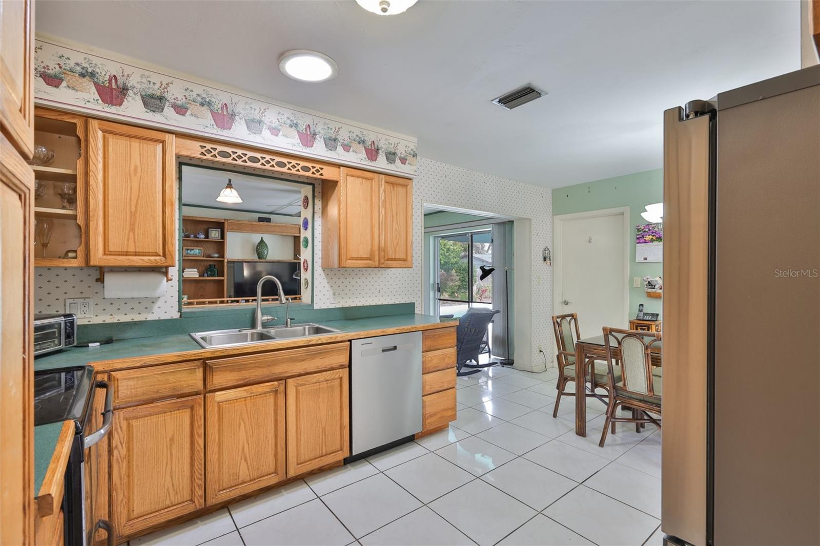 Image 13 of 49 For 6728 19th Street N