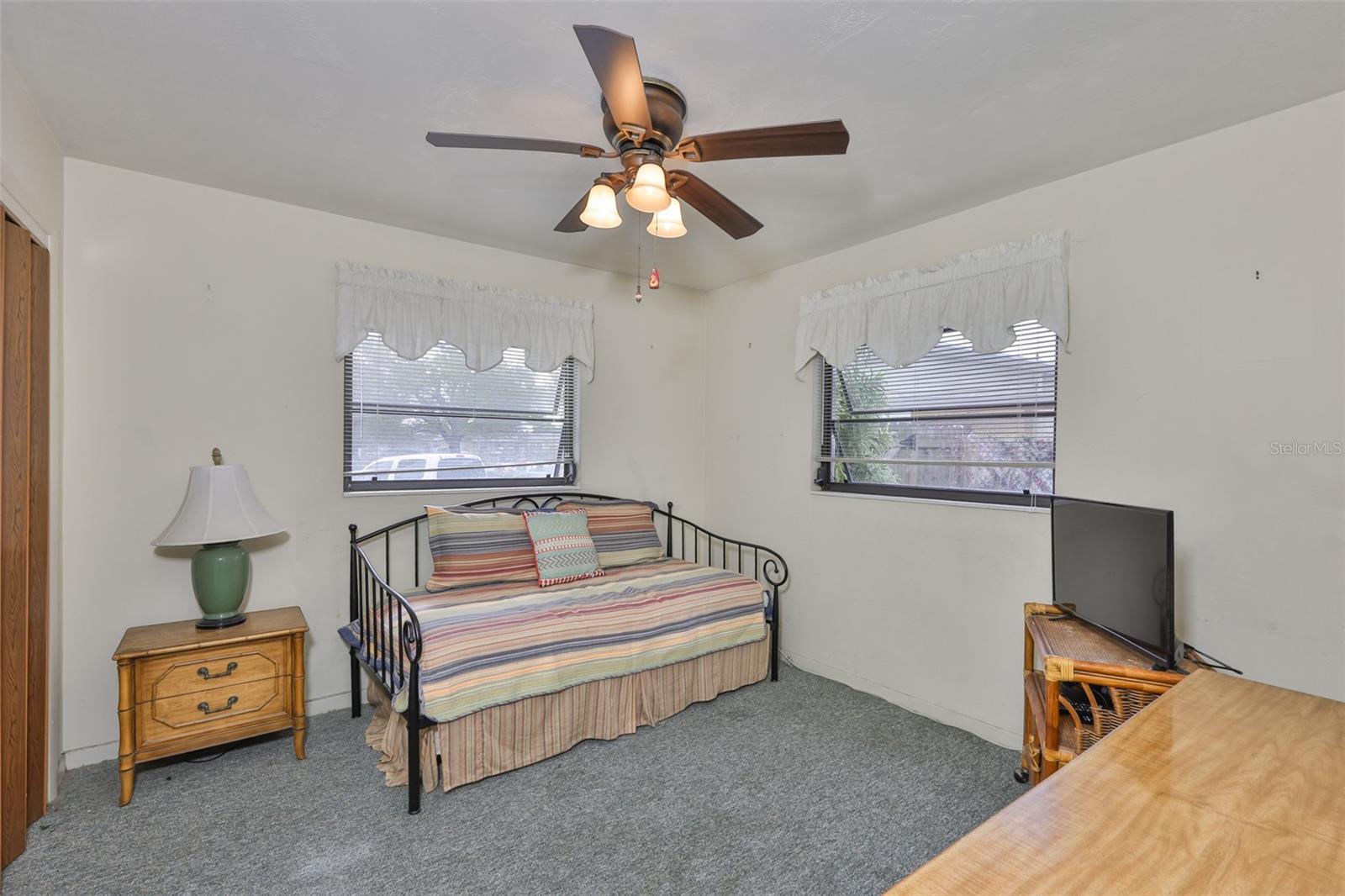 Image 23 of 49 For 6728 19th Street N