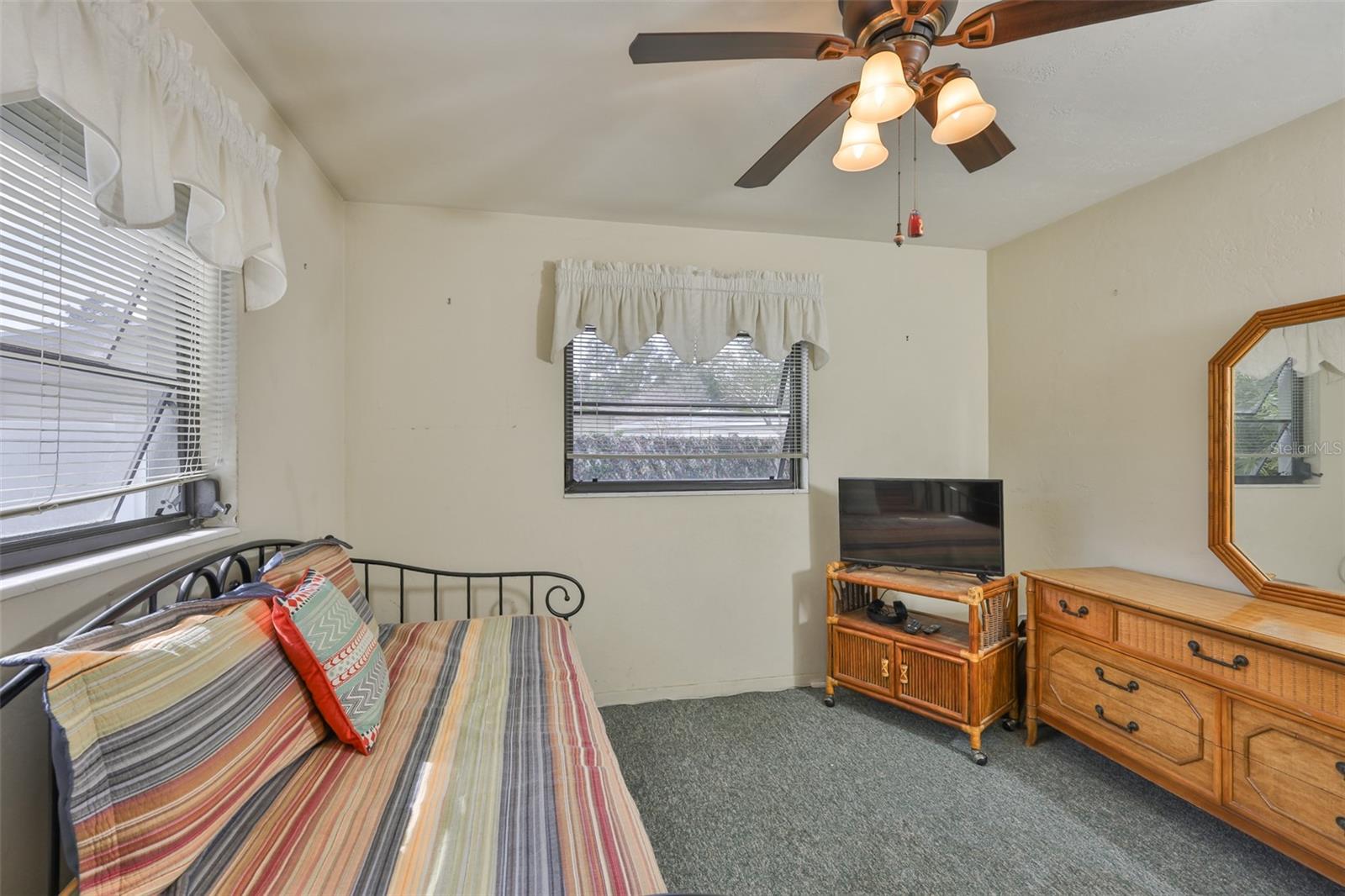 Image 24 of 49 For 6728 19th Street N