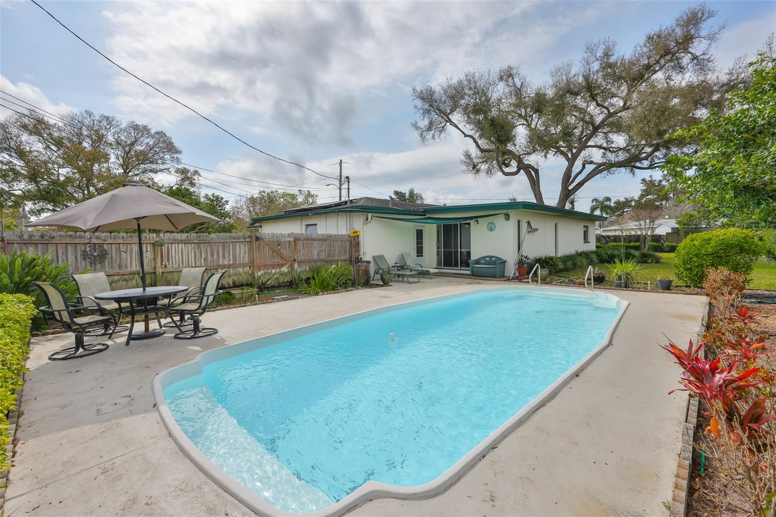 Image 4 of 49 For 6728 19th Street N