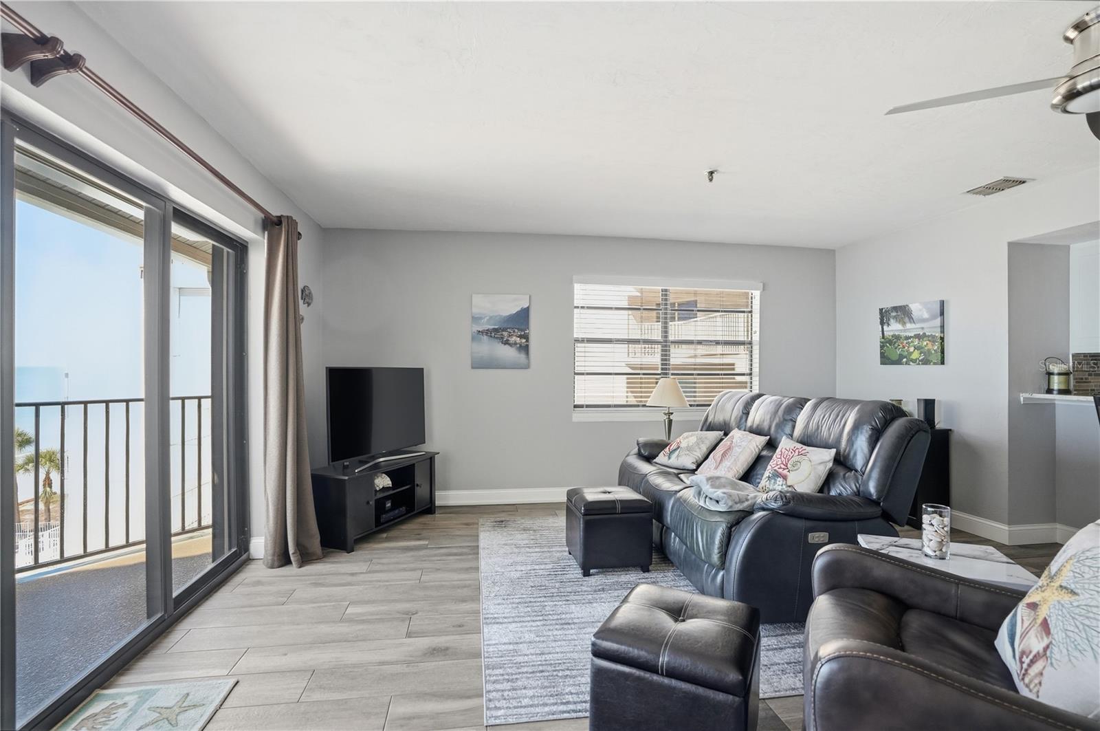 Image 6 of 39 For 16330 Gulf Boulevard 306