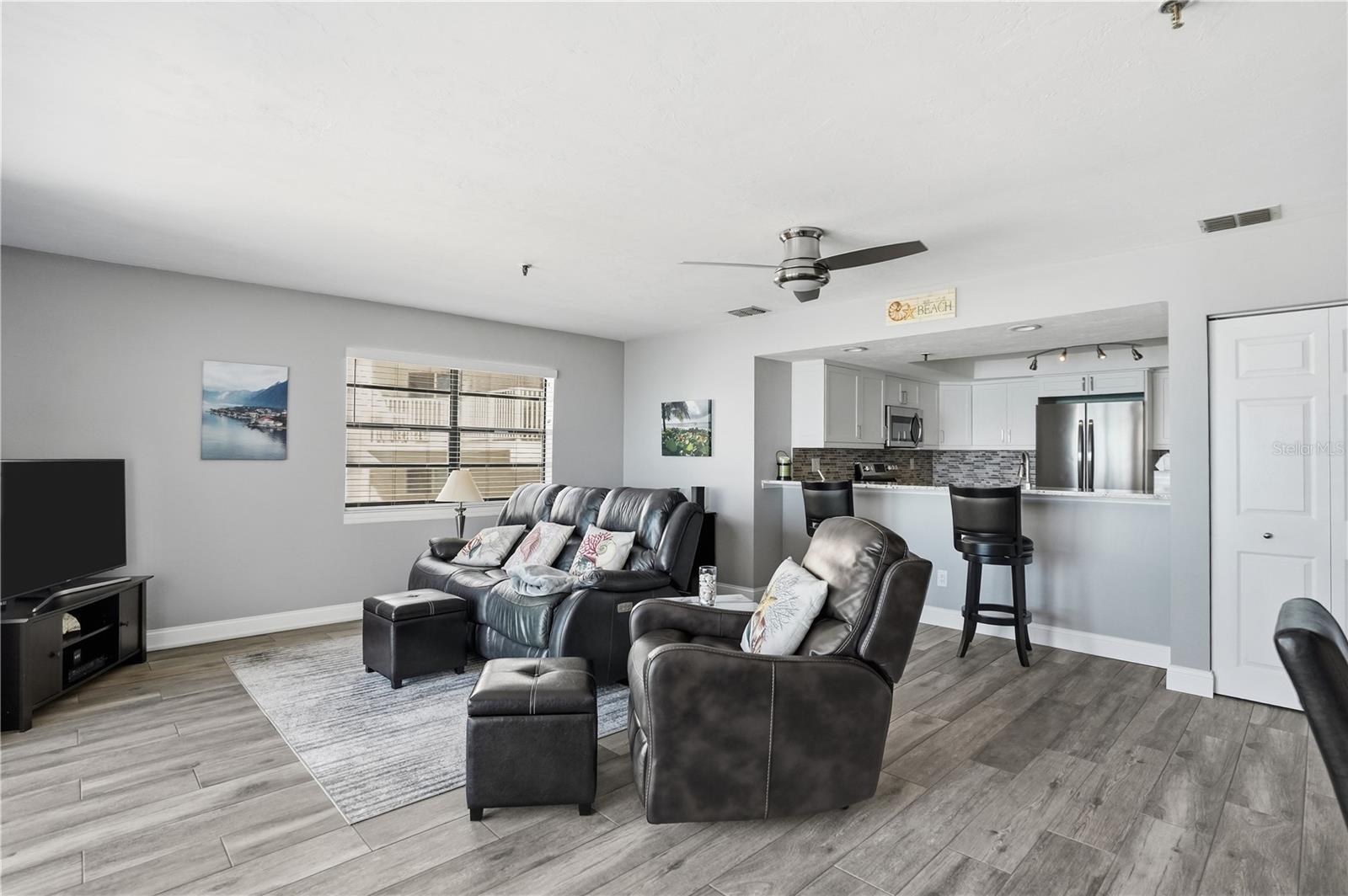 Image 7 of 39 For 16330 Gulf Boulevard 306