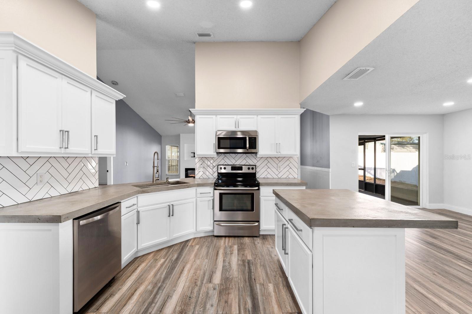 Image 6 of 33 For 12130 Wildbrook Drive