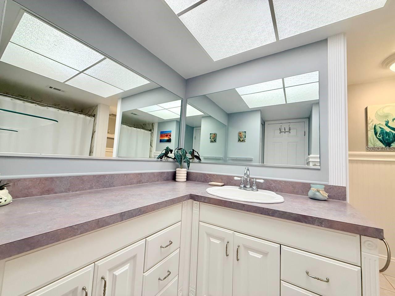 Image 21 of 25 For 19029 Us Highway 19 N 8-31