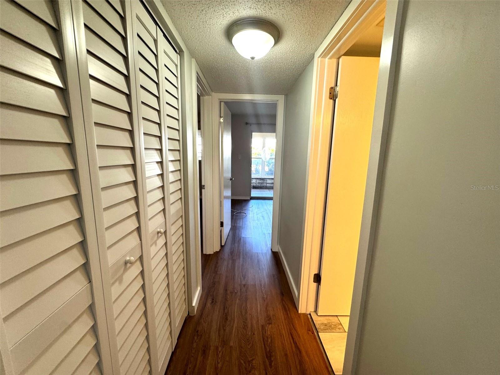 Image 5 of 10 For 11720 Park Boulevard 102