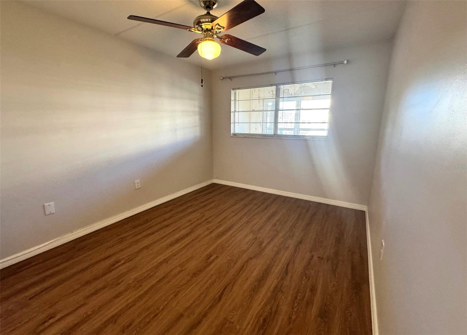 Image 7 of 10 For 11720 Park Boulevard 102