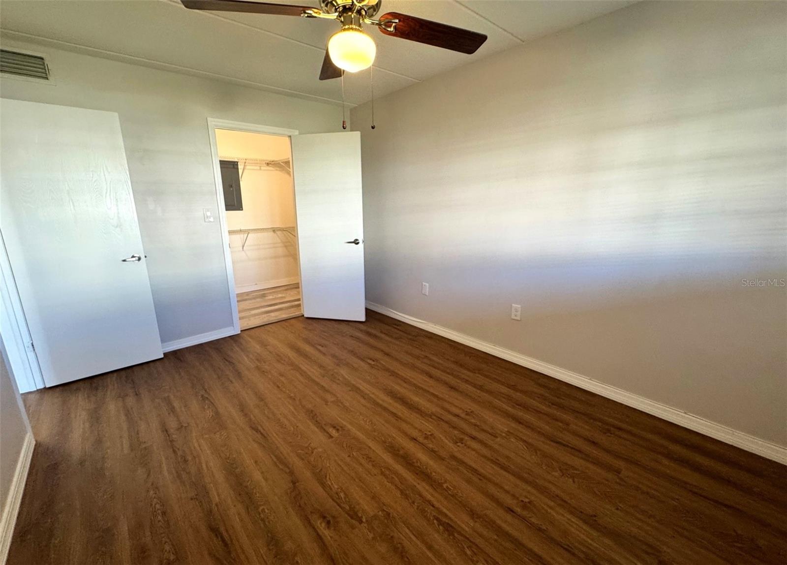 Image 8 of 10 For 11720 Park Boulevard 102