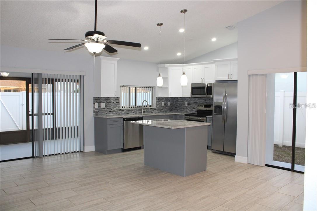 Image 3 of 32 For 11401 Waveland Way