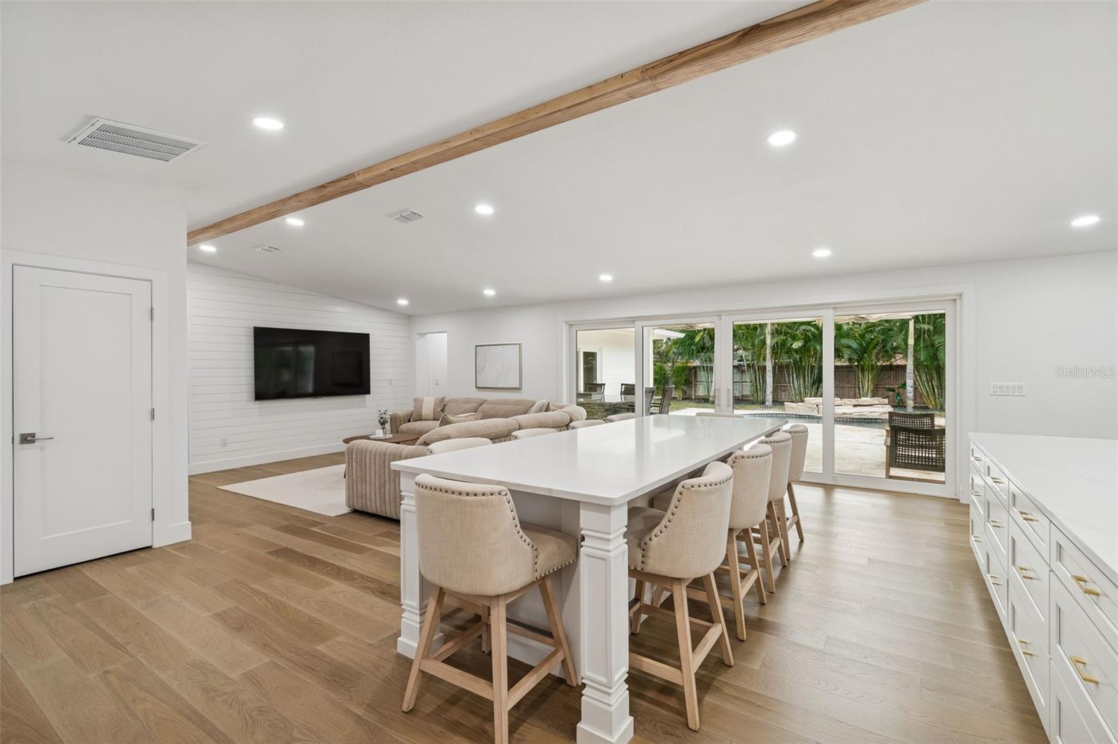 Image 10 of 55 For 5213 Venetian Boulevard Ne