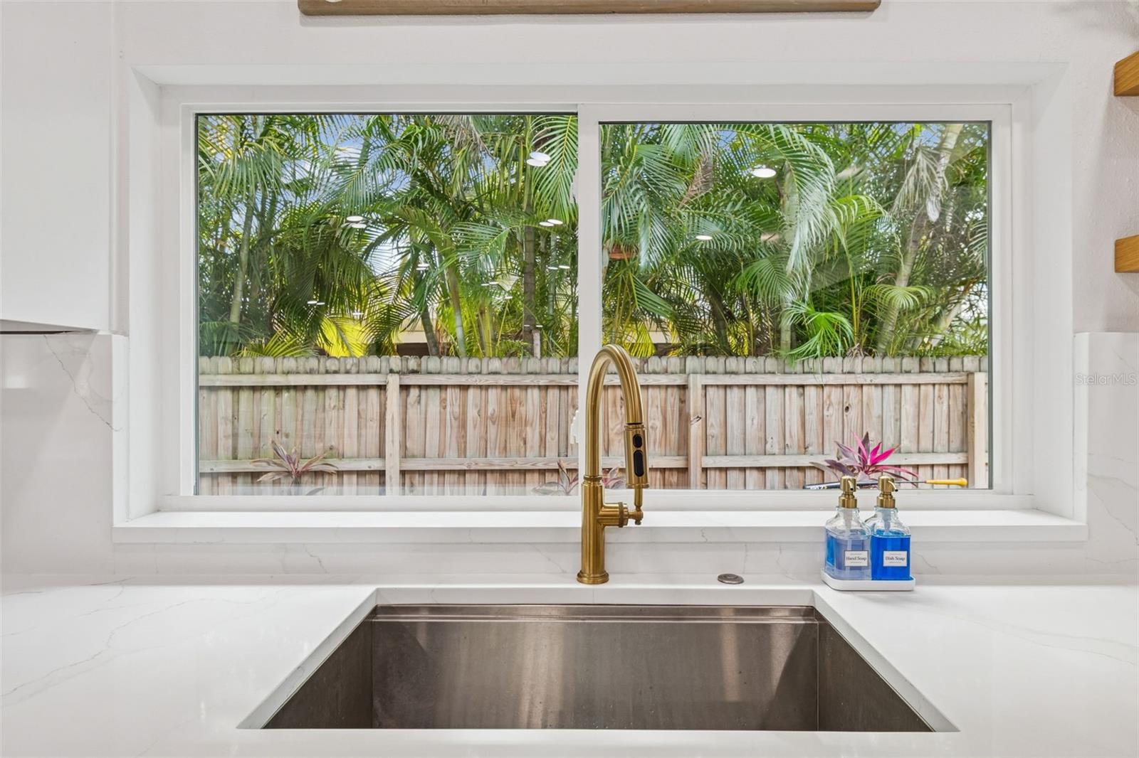 Image 17 of 55 For 5213 Venetian Boulevard Ne