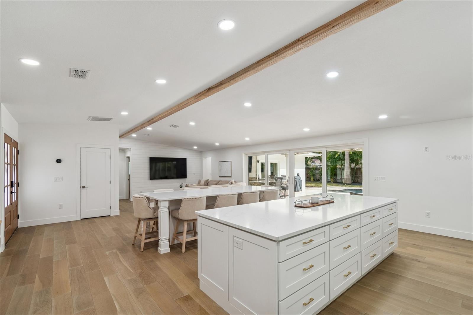 Image 19 of 55 For 5213 Venetian Boulevard Ne