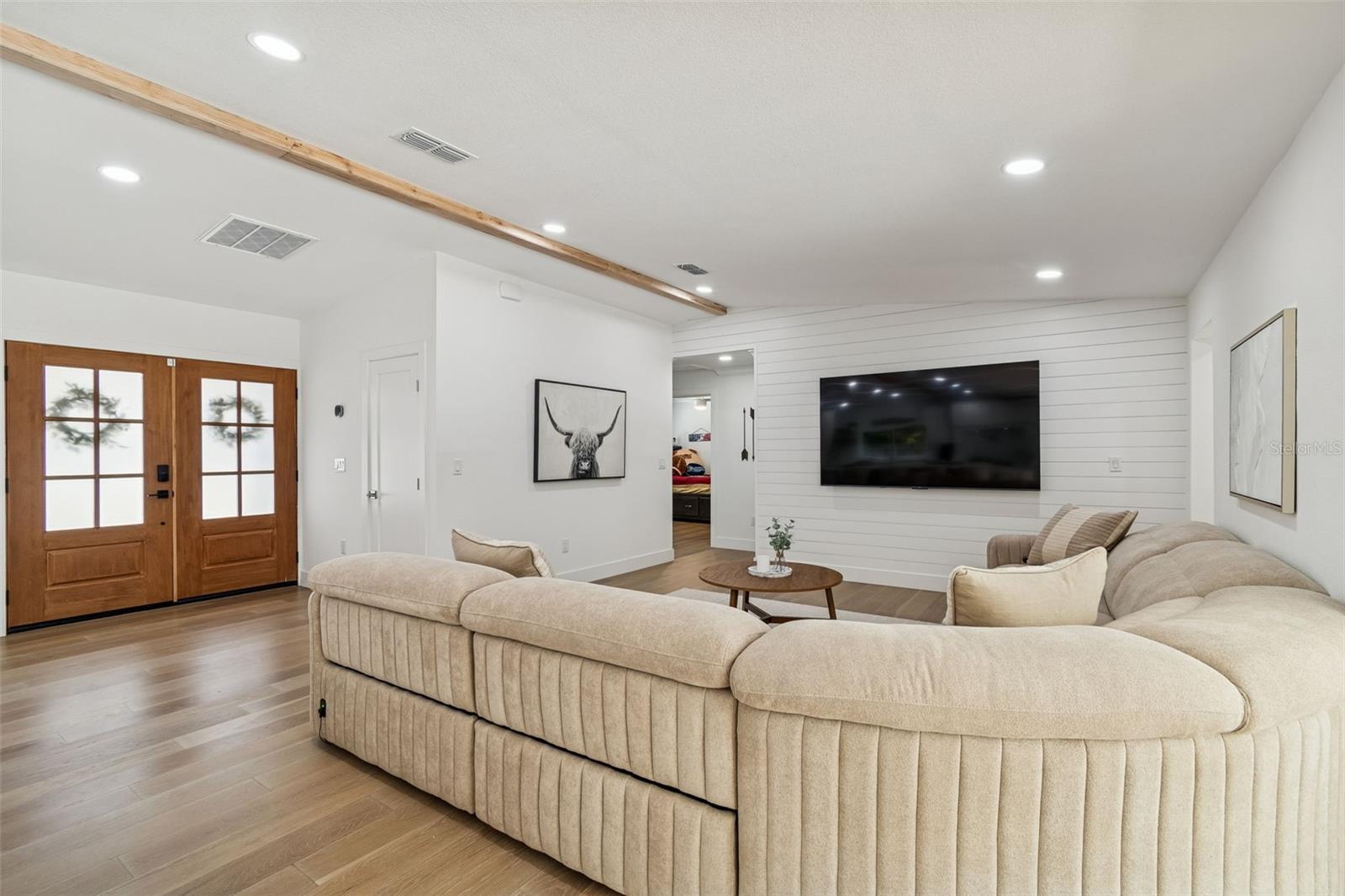 Image 21 of 55 For 5213 Venetian Boulevard Ne