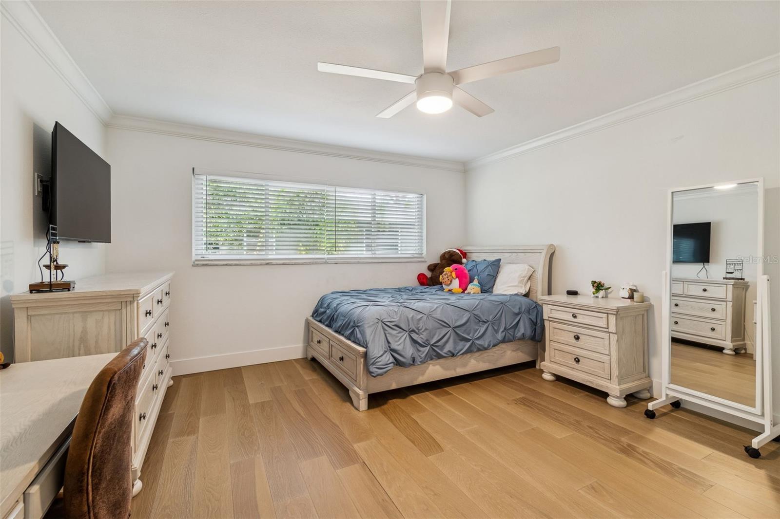 Image 34 of 55 For 5213 Venetian Boulevard Ne