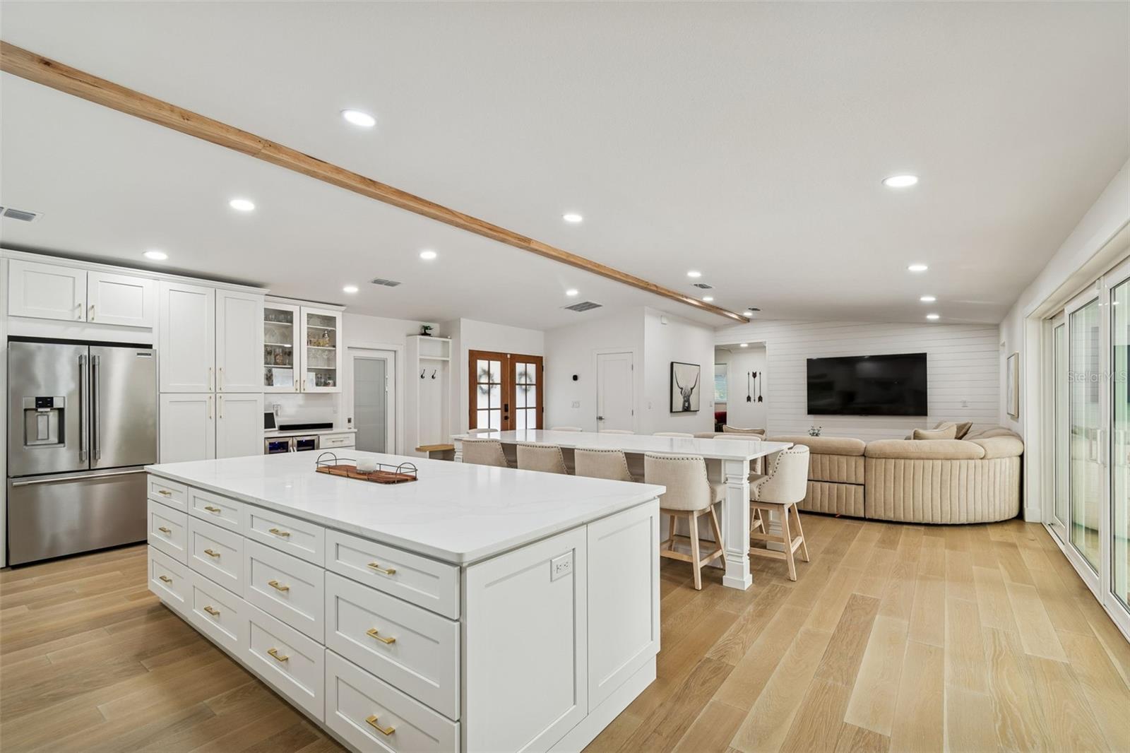 Image 9 of 55 For 5213 Venetian Boulevard Ne