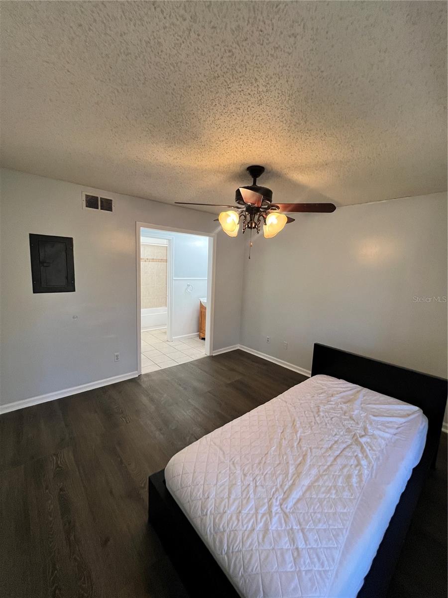 Listing photo id 9 for 3550 Tobago Lane 304