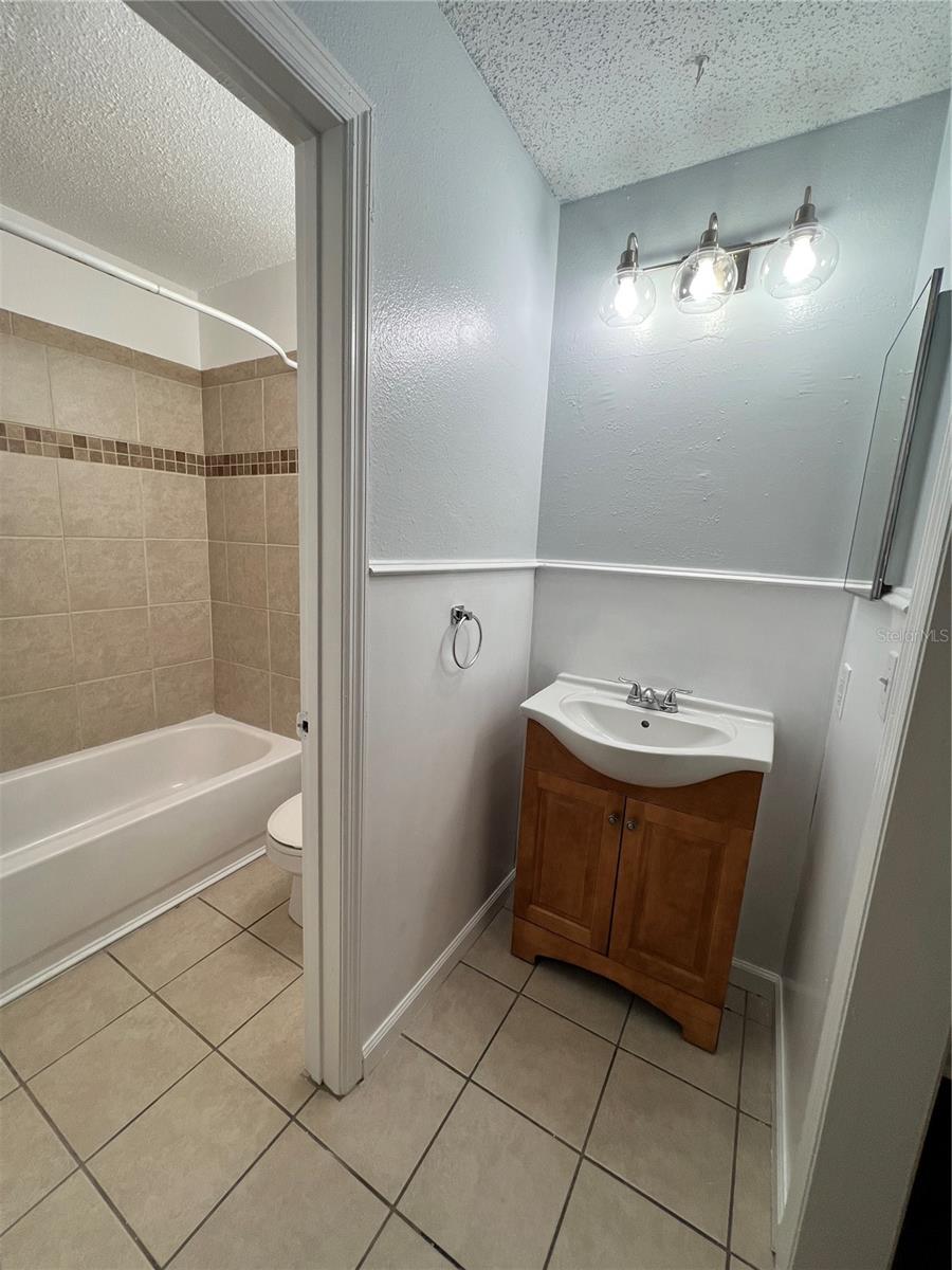 Listing photo id 12 for 3550 Tobago Lane 304