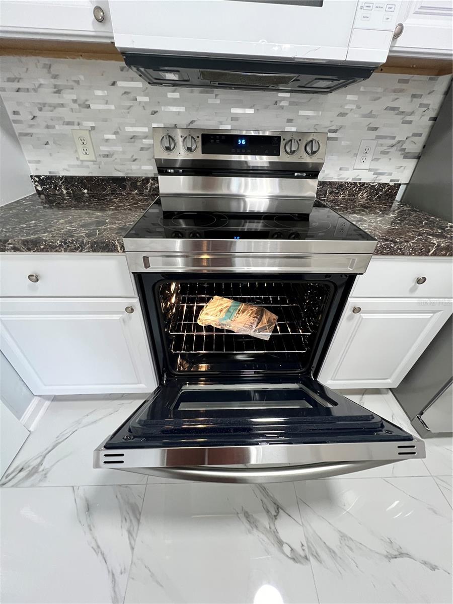 Listing photo id 2 for 3550 Tobago Lane 304