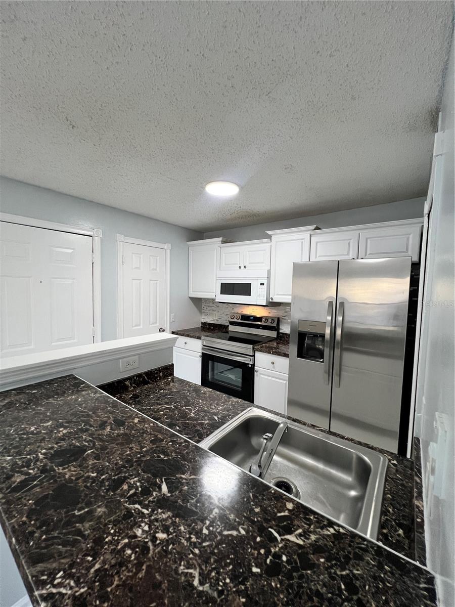 Listing photo id 6 for 3550 Tobago Lane 304