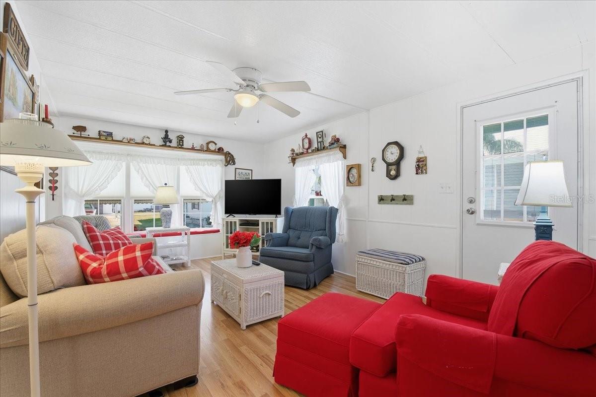 Image 2 of 35 For 130 Patricia Avenue 113