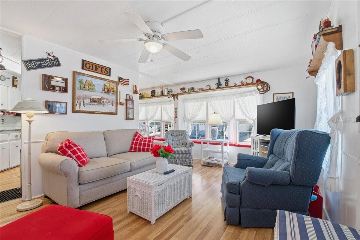 Image 4 of 35 For 130 Patricia Avenue 113