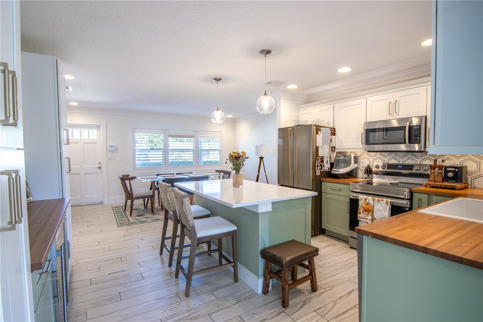 Image 11 of 50 For 600 43rd Avenue Ne