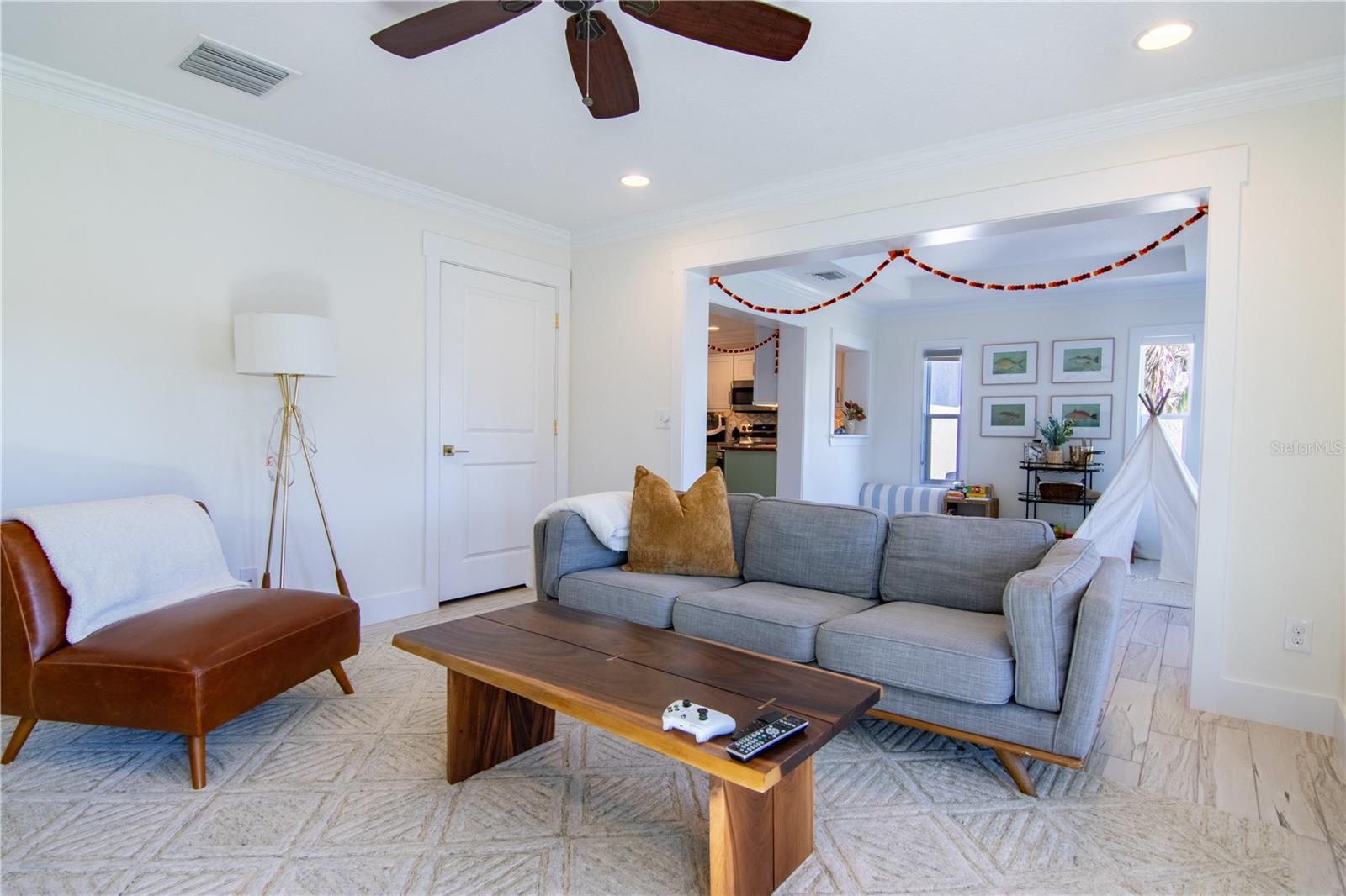 Image 13 of 50 For 600 43rd Avenue Ne