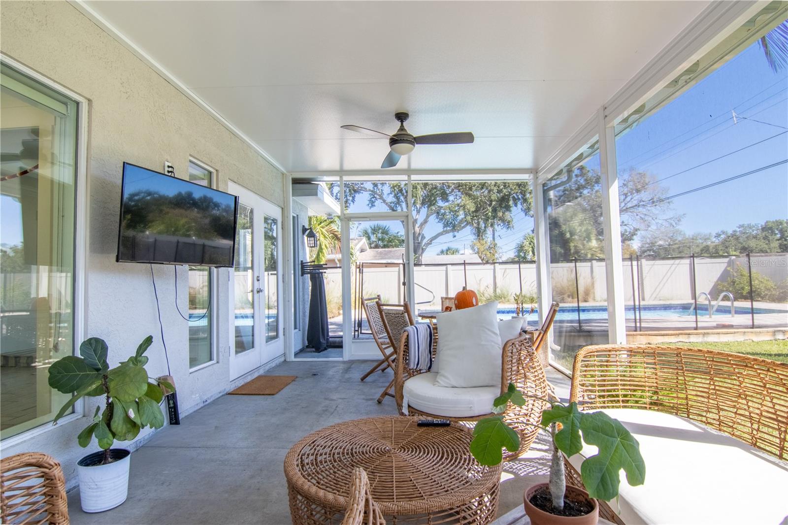 Image 18 of 50 For 600 43rd Avenue Ne