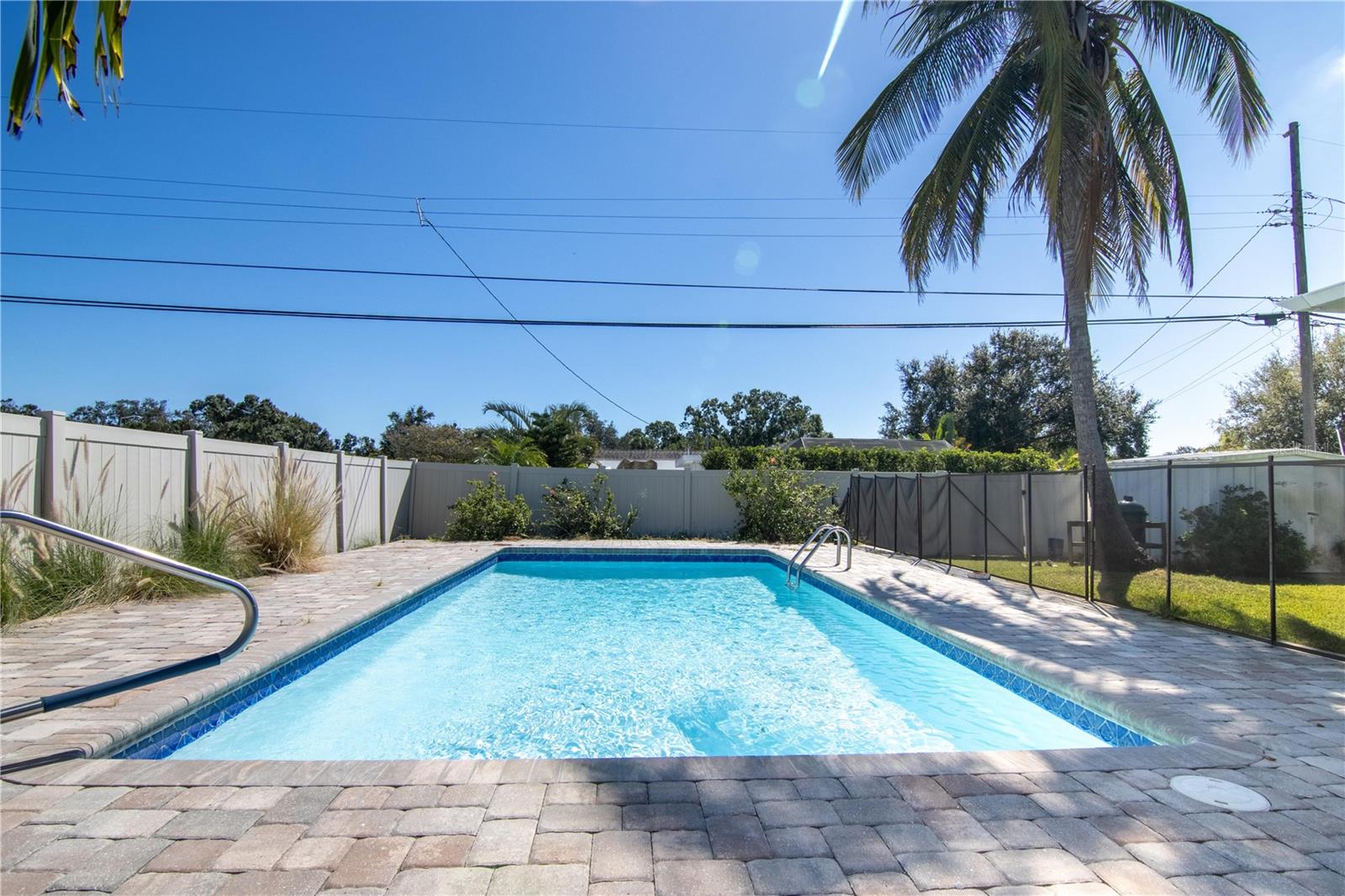 Image 22 of 50 For 600 43rd Avenue Ne