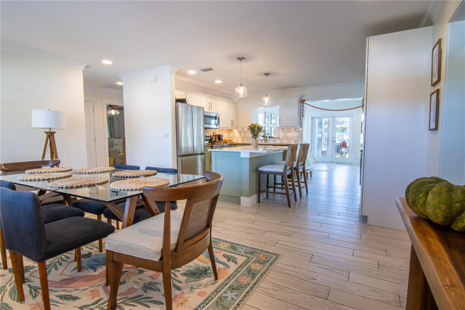 Image 3 of 50 For 600 43rd Avenue Ne