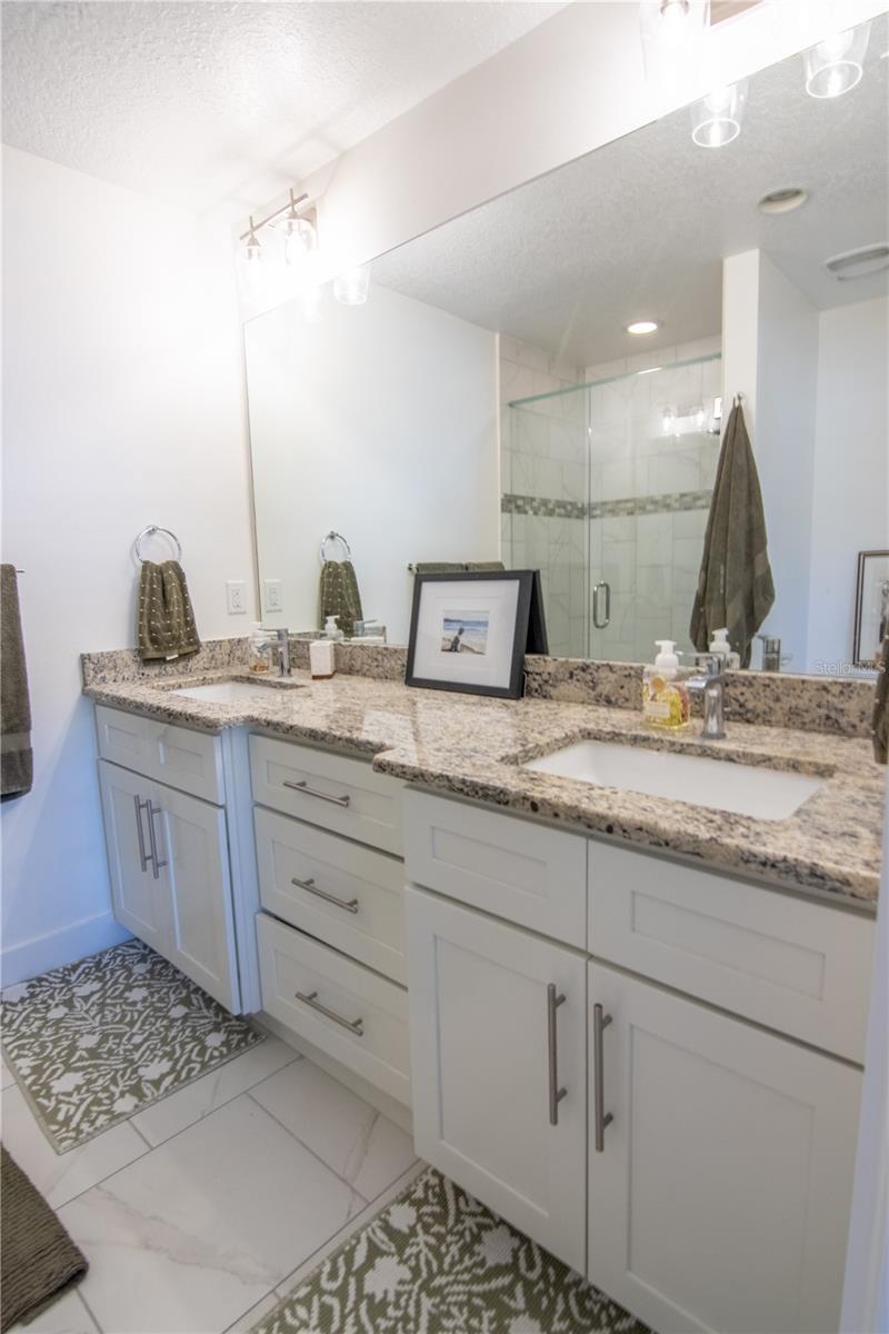 Image 36 of 50 For 600 43rd Avenue Ne