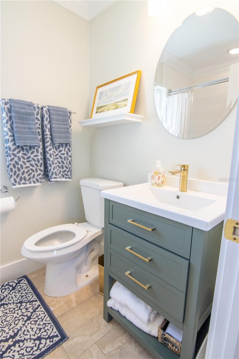 Image 38 of 50 For 600 43rd Avenue Ne