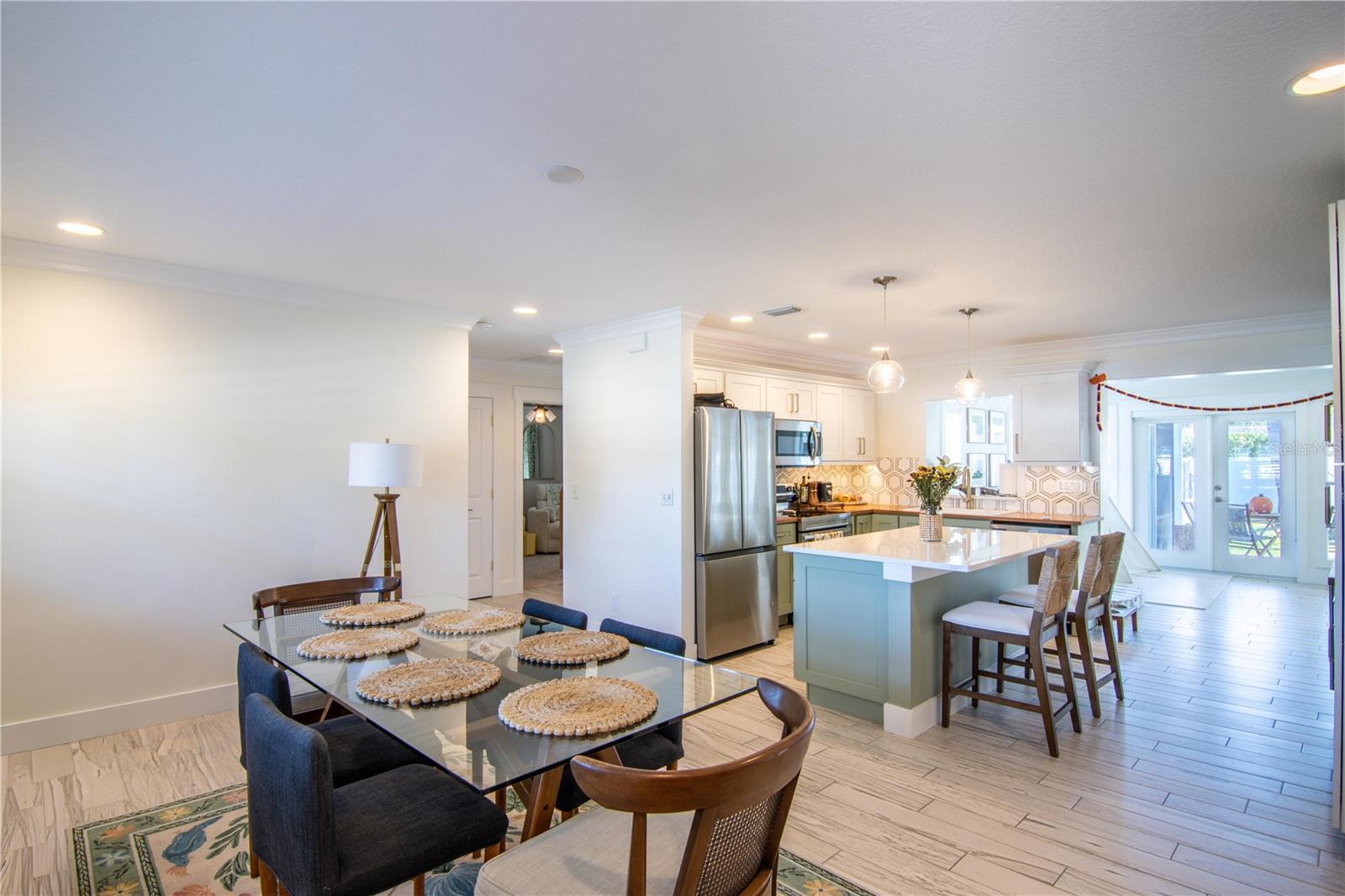 Image 4 of 50 For 600 43rd Avenue Ne